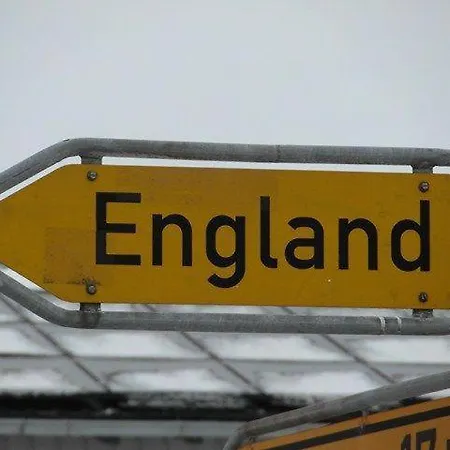 Op-england-i-mit-terrasse-grossem-garten Apartament