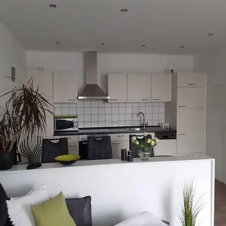 Apartament Op-england-i-mit-terrasse-grossem-garten